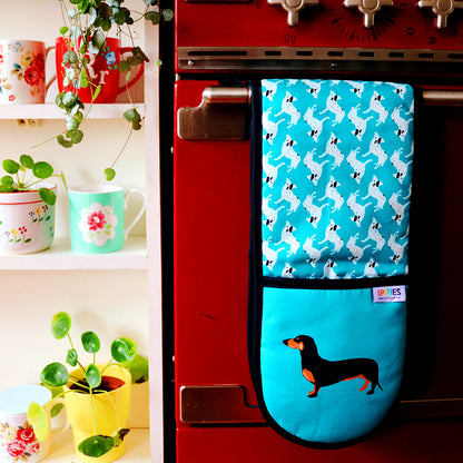 dogtooth dogs ovengloves shown hung over oven door handle, photo credit @rachelandthelittlebirds