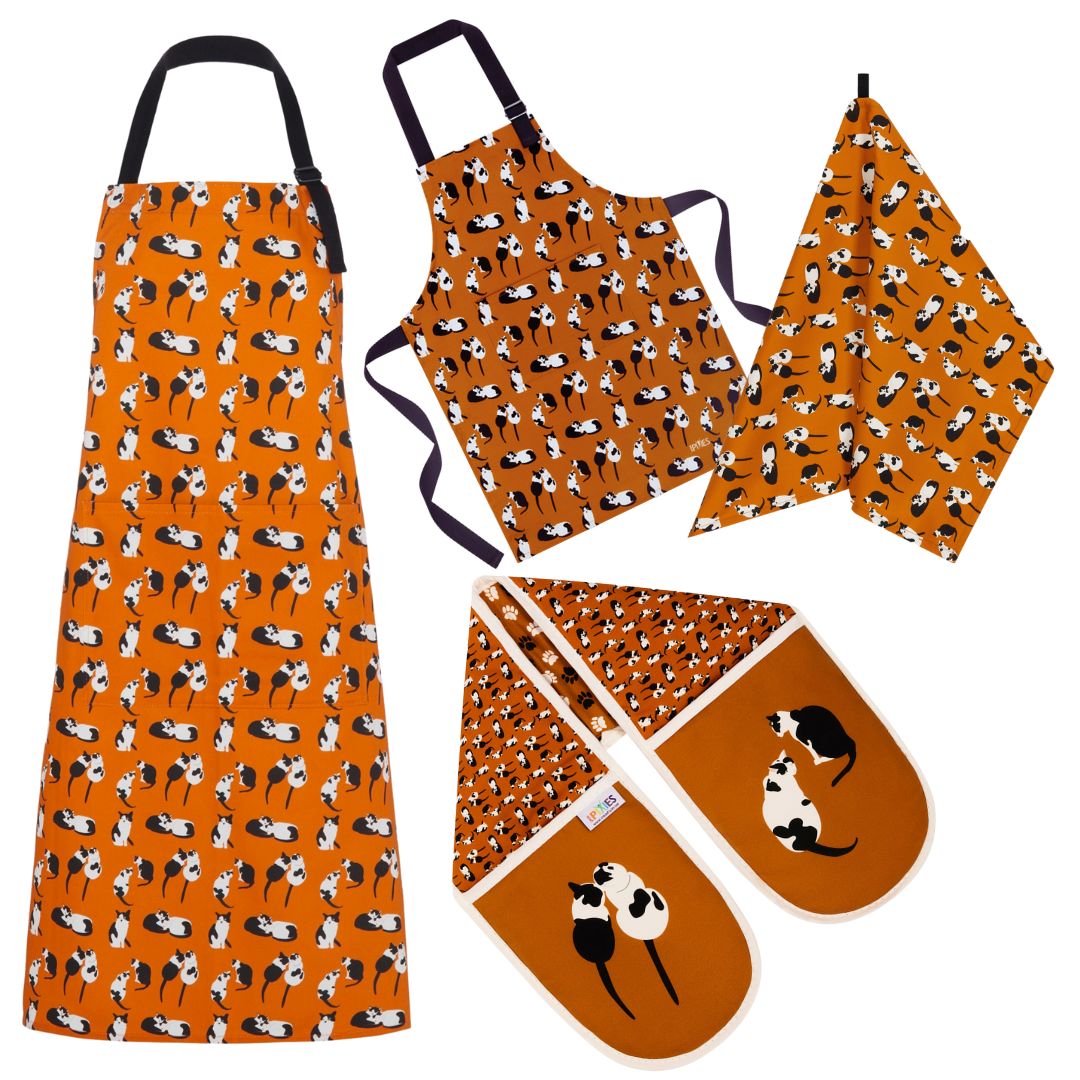 Cats Cook's Set includes Adult & child size aprons, tea towel and oven gloves 